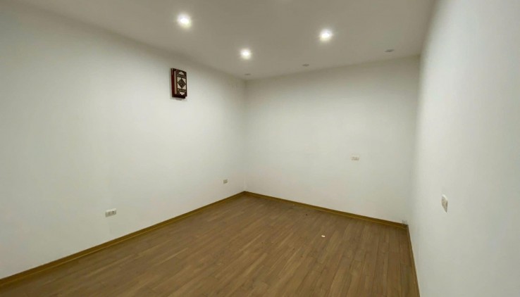 Cho thuê nhà ngõ ô tô KD, CẢ PHÊ, SPA, Ở Phố Phạm Ngọc Thạch, 52m2, 4 tầng, 4 ngủ, 21 Triệu